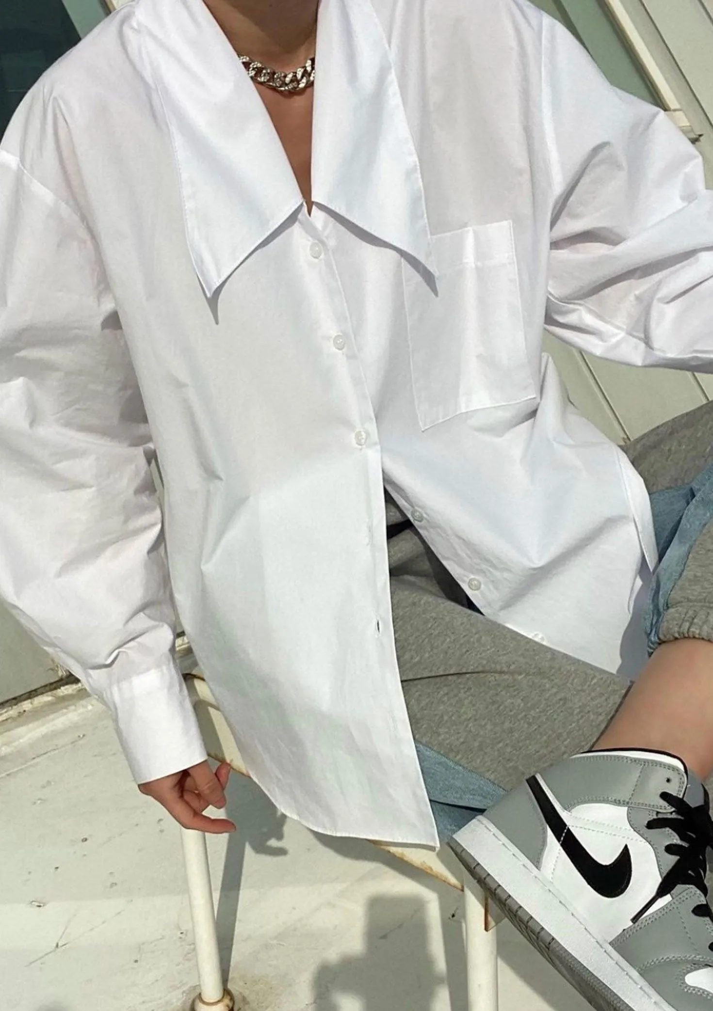 Oversized Low Collar Shirt in White
